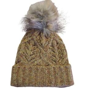 Dillards Faux Fur Pom Wool Blend Knit Cuffed Snow Ski Winter beanie hat like NEW
